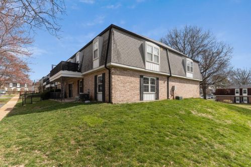1716 Mayenne Ct, Saint Louis MO 63125-2654 exterior