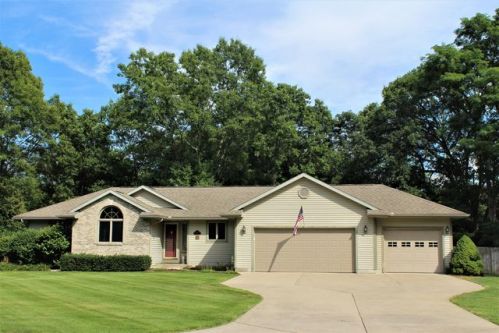 7460 Anthony St, Sylvan Beach, MI 49461-9587