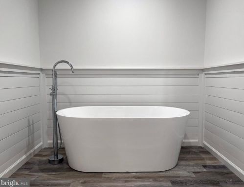 345 Pine Grove Rd, Hanover PA  17331-7702 exterior