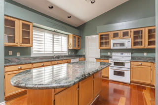 906 Hudson Dr, Chandler, AZ 85225-5323