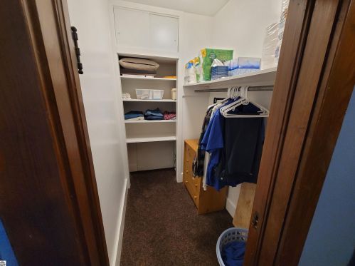 101 Orch Ave, Shepherd MI 48883-9106 exterior