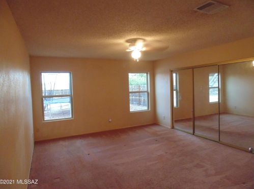 10600 Breckinridge Dr, Tucson AZ 85730-5018 exterior