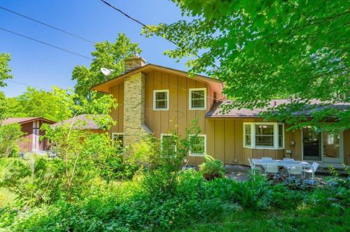 322 Cheyenne Trl, Madison WI  53705-4703 exterior