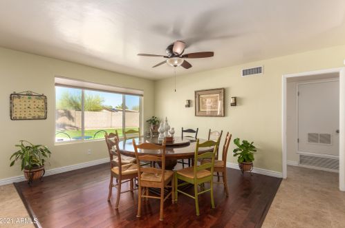 2710 Cinnabar Ave, Phoenix AZ 85020-1815 exterior