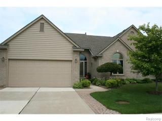 45561 Delmar Dr, Macomb Township, MI 48044-5756