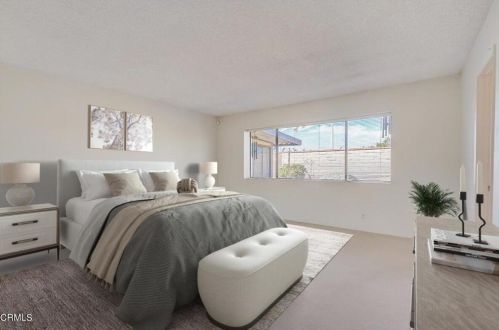 1041 Kumquat Pl, Oxnard CA 93036-1533 exterior