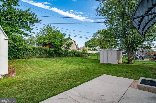 1320 Meadowvale Rd, Glen Burnie MD 21060-7017 exterior