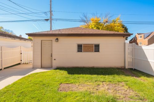 5600 Rutherford Ave, Chicago IL 60638-3247 exterior