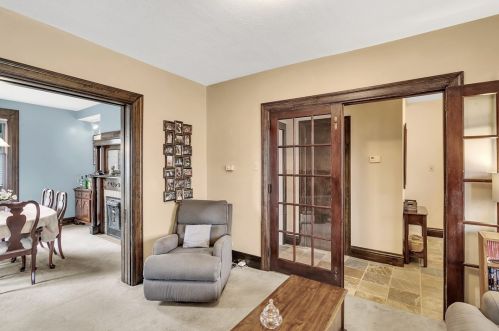 205 Littlewood St, Pittsburgh PA 15223-1131 exterior