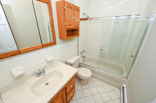 2 Gehrig St, Commack NY 11725-2006 exterior