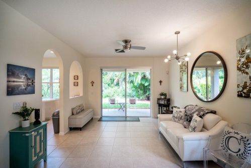 236 Coconut Key Way, Fort Pierce FL 34986-1911 exterior