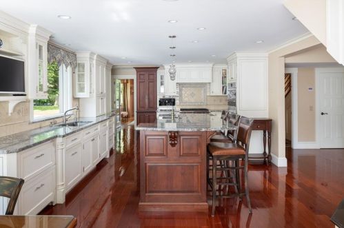 170 Blackstone Blvd, Providence RI 02906-5802 exterior