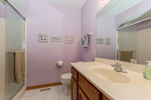 11457 Laramie Ave, Chicago IL 60638-2128 exterior