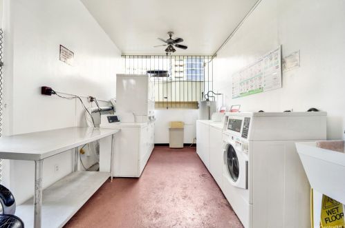 1069 Spencer St, Honolulu HI 96822-3774 exterior