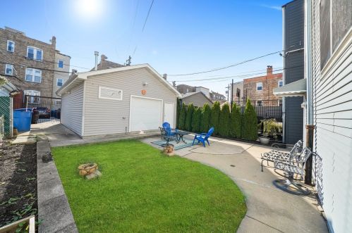 2321 Walton St, Chicago IL 60622-4817 exterior