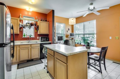 908 40, Chicago IL 60653-2803 exterior