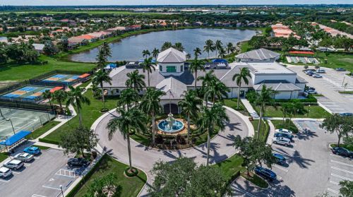 8602 Logia Cir, Boynton Beach FL 33472-7112 exterior