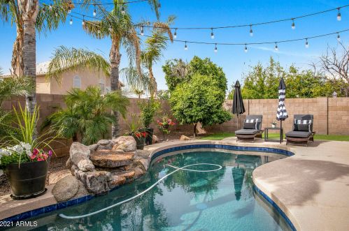 3345 Behrend Dr, Phoenix AZ 85050-1923 exterior