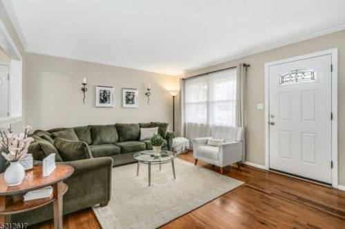 33 Harrison St, Clark NJ  07066-3213 exterior