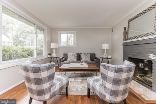 916 Robin Rd, Silver Spring, MD 20901-1871