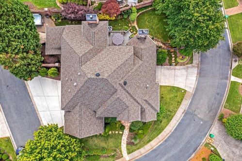 1233 Austin Glen Dr, Atlanta, GA 30338-3233