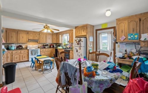 69 Silver Lake Ave, Newton MA 02458-1110 exterior