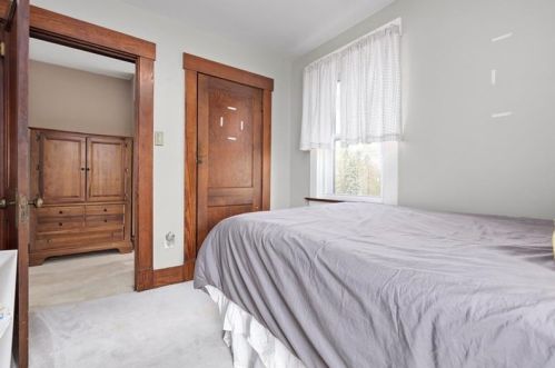 406 Good Ln, Pittsburgh PA 15237-2249 exterior