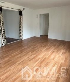 160 Evergreen Rd, Edison NJ  08837-2442 exterior