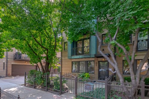 36 Throop St, Chicago, IL 60607-2534