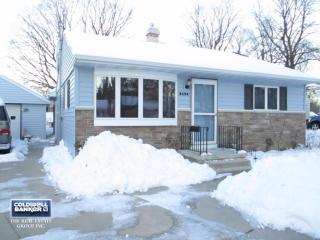 3628 Forest Cir, Manitowoc, WI 54220-4224