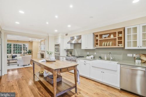 207 Fairfax St, Alexandria VA 22314-3304 exterior