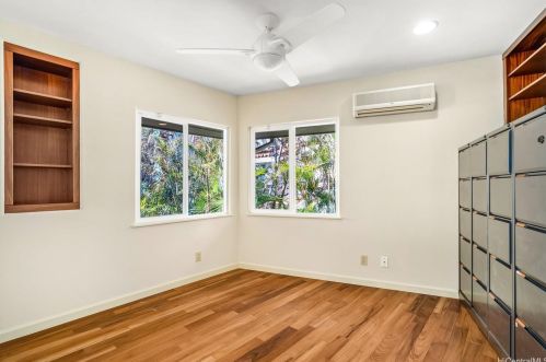 2270 Okoa St, Honolulu HI 96821-2649 exterior