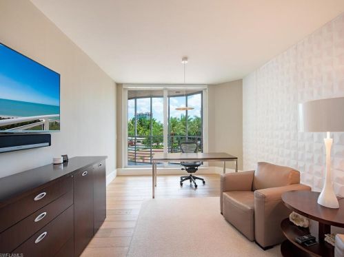 8231 Bay Colony Dr, Naples FL 34108-7756 exterior