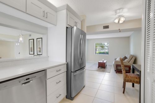 5827 Parkwalk Dr, Boynton Beach FL 33472-2321 exterior