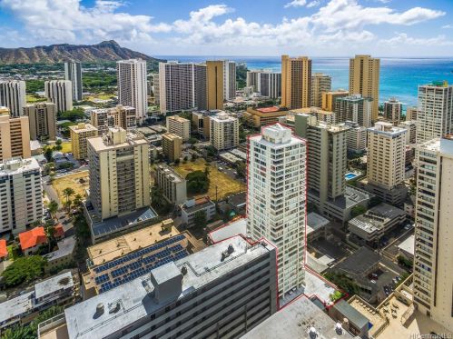 2421 Tusitala St, Honolulu HI 96815-3151 exterior