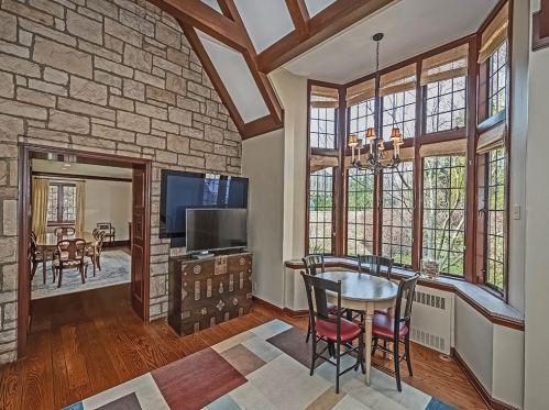 1100 Shady Ave, Pittsburgh PA  15232-2810 exterior