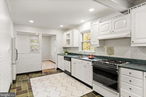 801 Pasadena Dr, Somerdale NJ  08083-1901 exterior