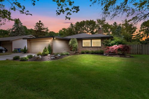 1846 Ranch Dr, Grand Rapids, MI 49504-2521