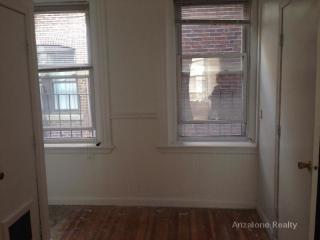 4 Battery St, Boston MA  02109-1011 exterior