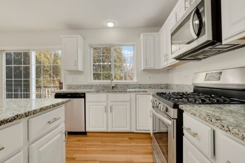 1715 Vlg Ct, Bull Valley IL 60014-2010 exterior