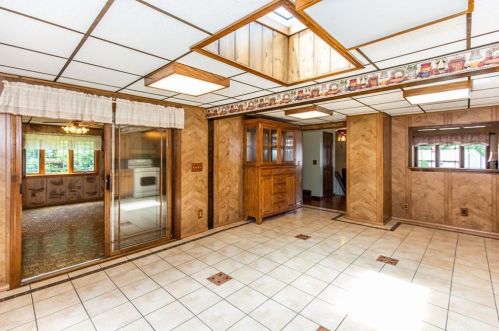 702 Knollwood Dr, Woonsocket RI 02895-2632 exterior