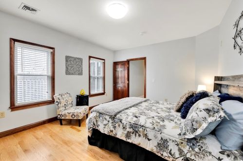 78 Hbr Vw St, Boston MA exterior