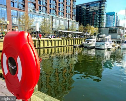 530 N St, Washington DC  20024-4546 exterior