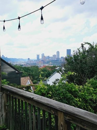 7 Holt St, Pittsburgh PA 15203-2450 exterior