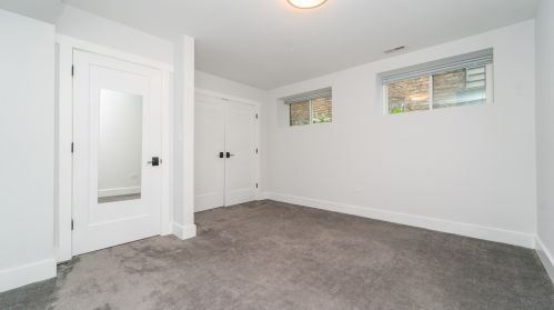 2317 Addison St, Chicago IL 60618-6042 exterior