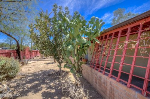 35 Westmoreland Ave, Tucson, AZ 85745-2966