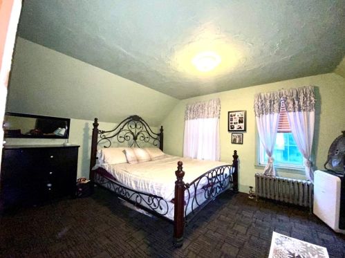 675 Millbury St, Worcester MA 01607-1020 exterior