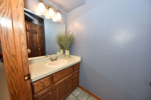 6945 Tesch Ave, Milwaukee WI 53220-2417 exterior