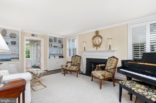 5103 Duvall Dr, Bethesda MD 20816-1871 exterior