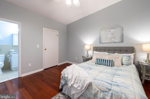 728 Christian St, Philadelphia PA 19147-3914 exterior